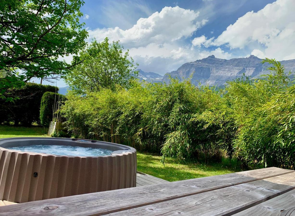 Appartement Avec Jacuzzi Dans Chalet Prive, Grande Terrasse, Parking Gratuit Les Houches Exterior photo